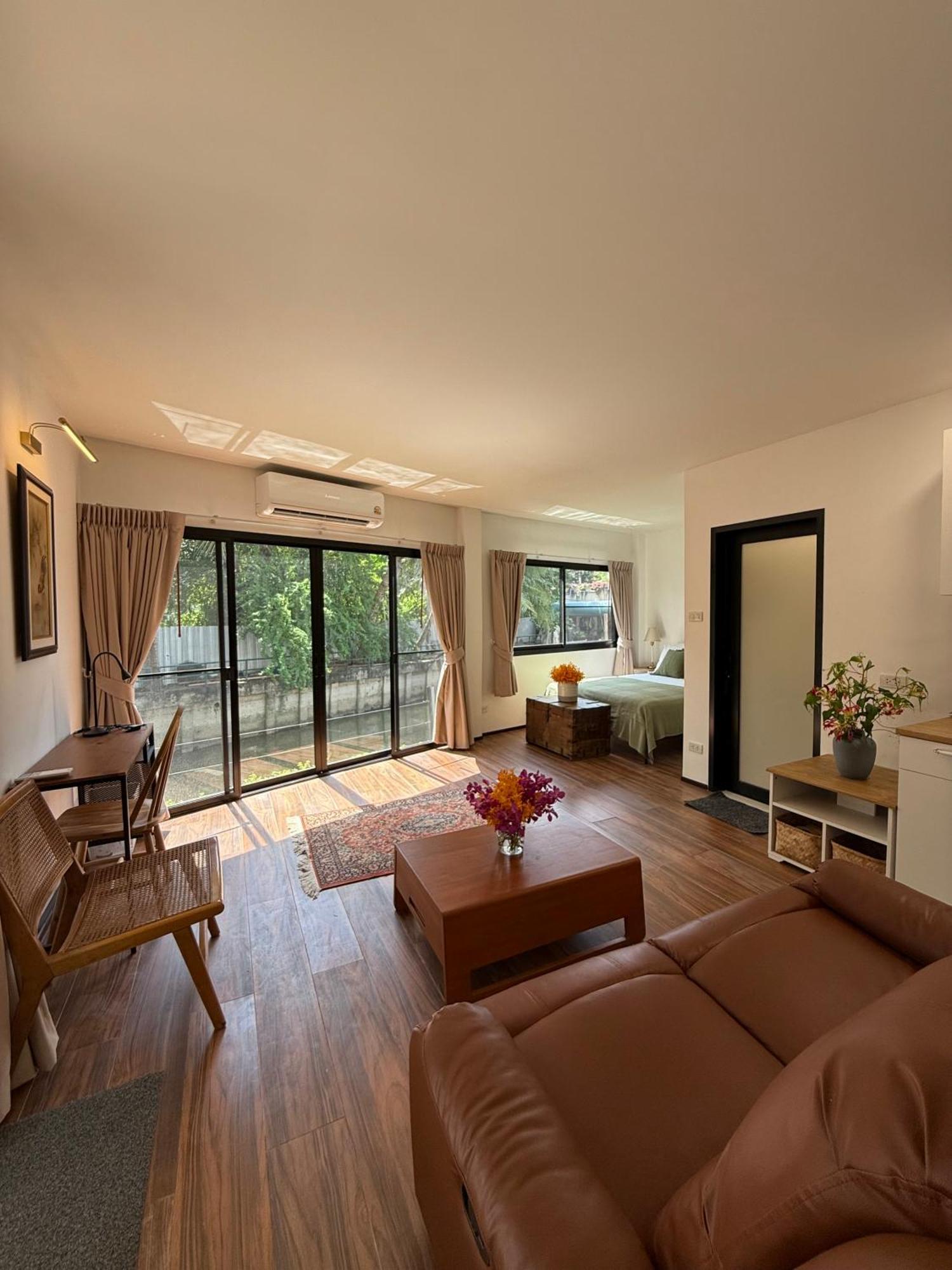 Cozycomo Bangkok Exterior photo